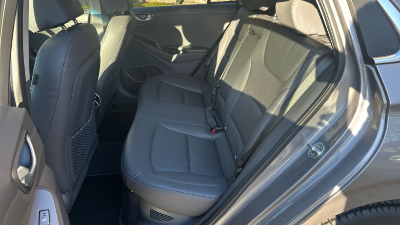 Hyundai IONIQ 1.6 GDi Hybrid Premium SE 5dr DCT Hybrid Hatchback